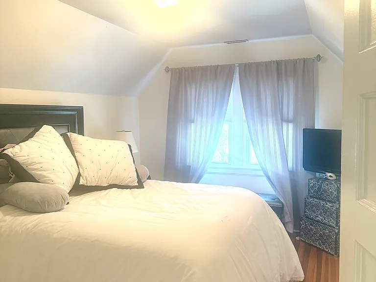 305 Milbank Ave #3 — Photo 10