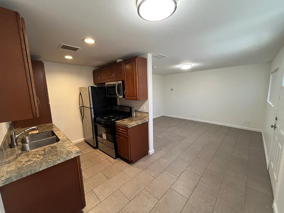 Building Photo - 85191 Bagdad Ave