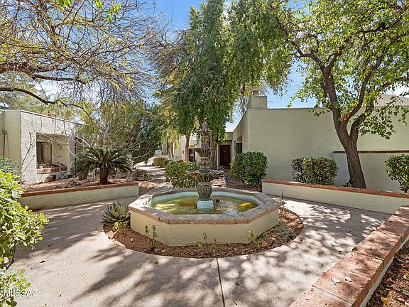 3rd image of 7840 N La Canada Dr