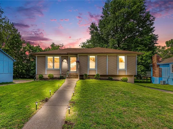 7601 E 134th Ter, Grandview, MO 64030