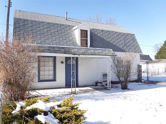3rd image of 624 Linden St