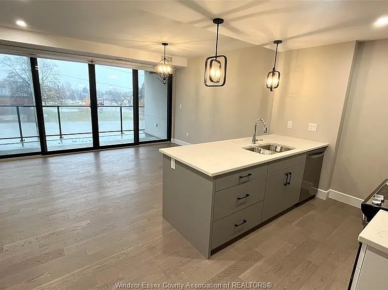 140 Main St E #305 — Photo 11