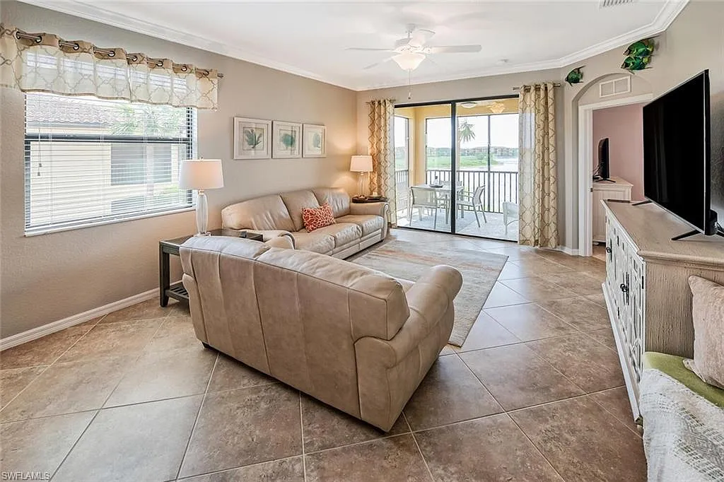 2 bed, 2.0 bath, 1299 sqft, $6,000 — Photo 4