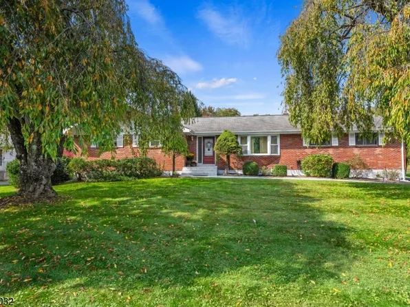 95 Eyland Ave, Roxbury Twp., NJ 07876