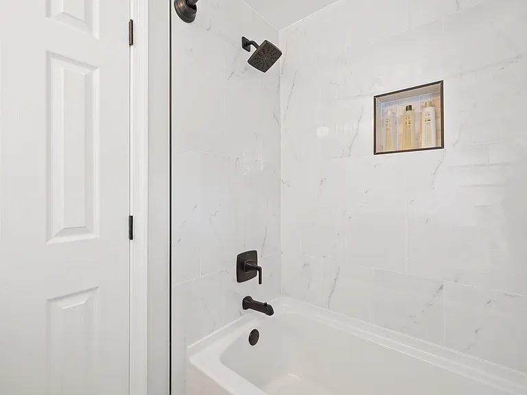4225 E West Hwy — Photo 24