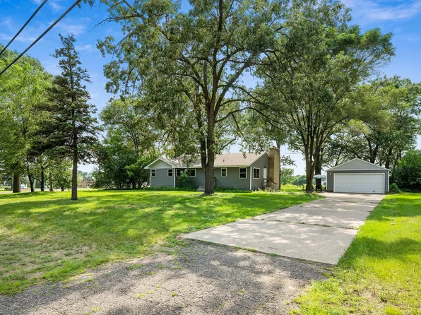 9330 Flintwood St NW, Coon Rapids, MN 55433