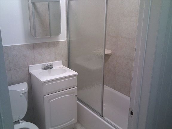 Bathroom Apt A