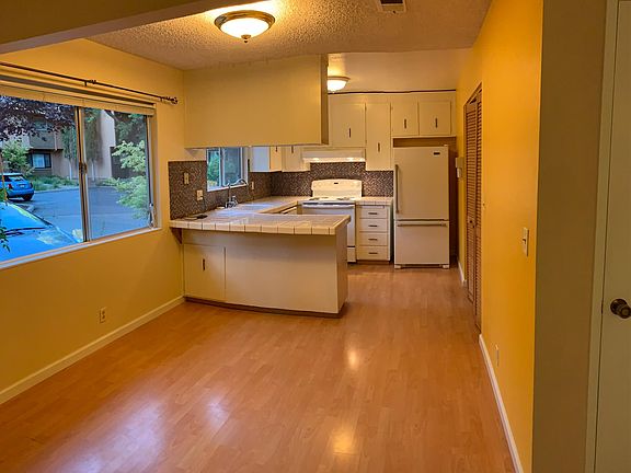 2nd image of 2171 Bella Casa St