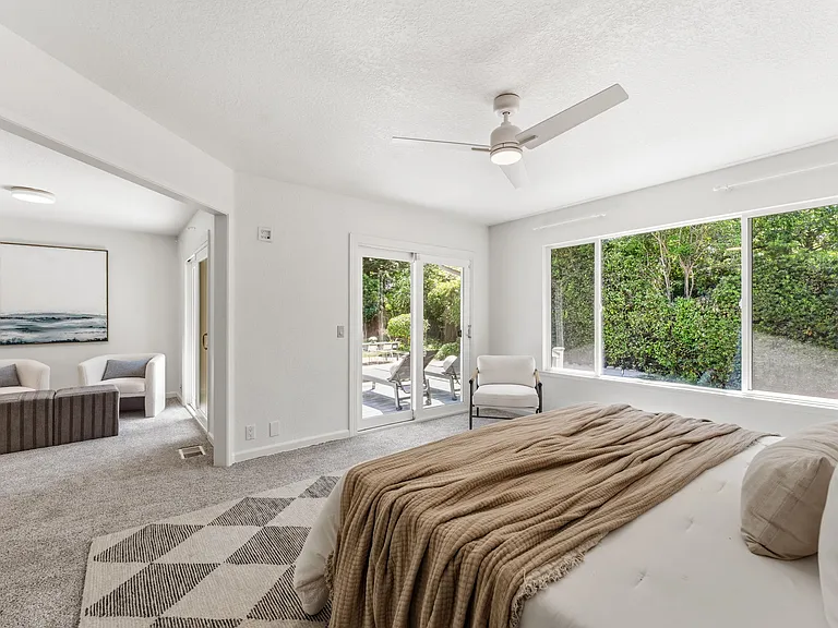 3072 Latham Ln — Photo 15
