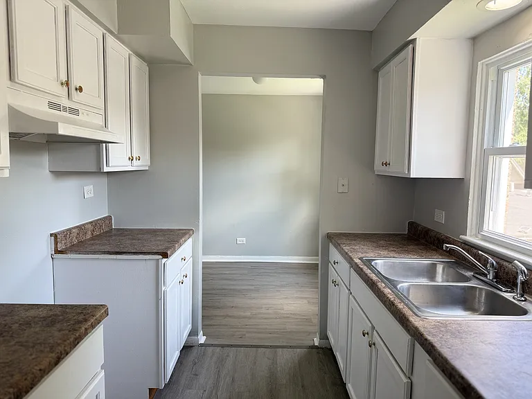 7824 S South Shore Dr #2C — Photo 8