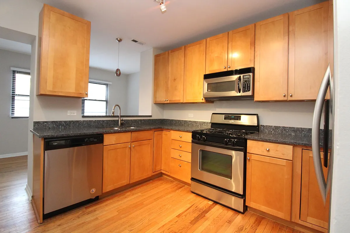 Building Photo - 2221 N Clifton Ave #1E