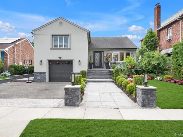26 Abrams Place, Lynbrook, NY 11563