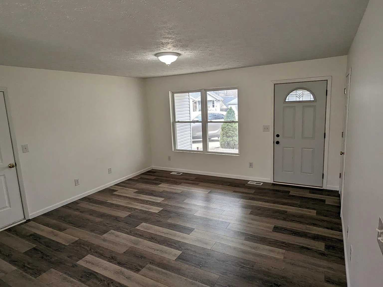 2 bed, 1000 sqft, $1,500 — Photo 3