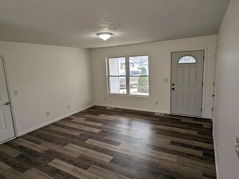 2347 S Peoples Ct — Photo 3