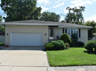 735 N 10th Ave, Addison, IL 60101