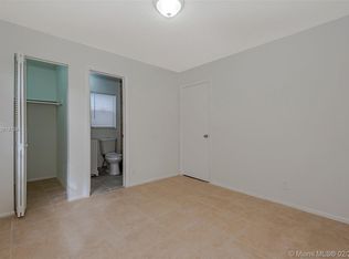 7817 SW 9th St, North Lauderdale, FL 33068
