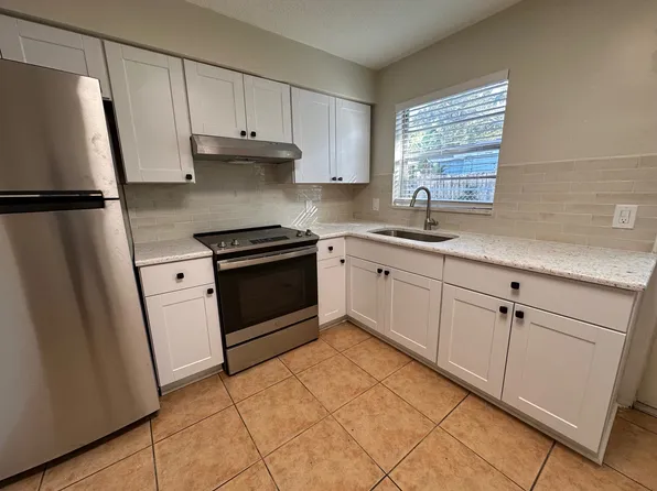 5320 29th Ave S APT B, Gulfport, FL 33707