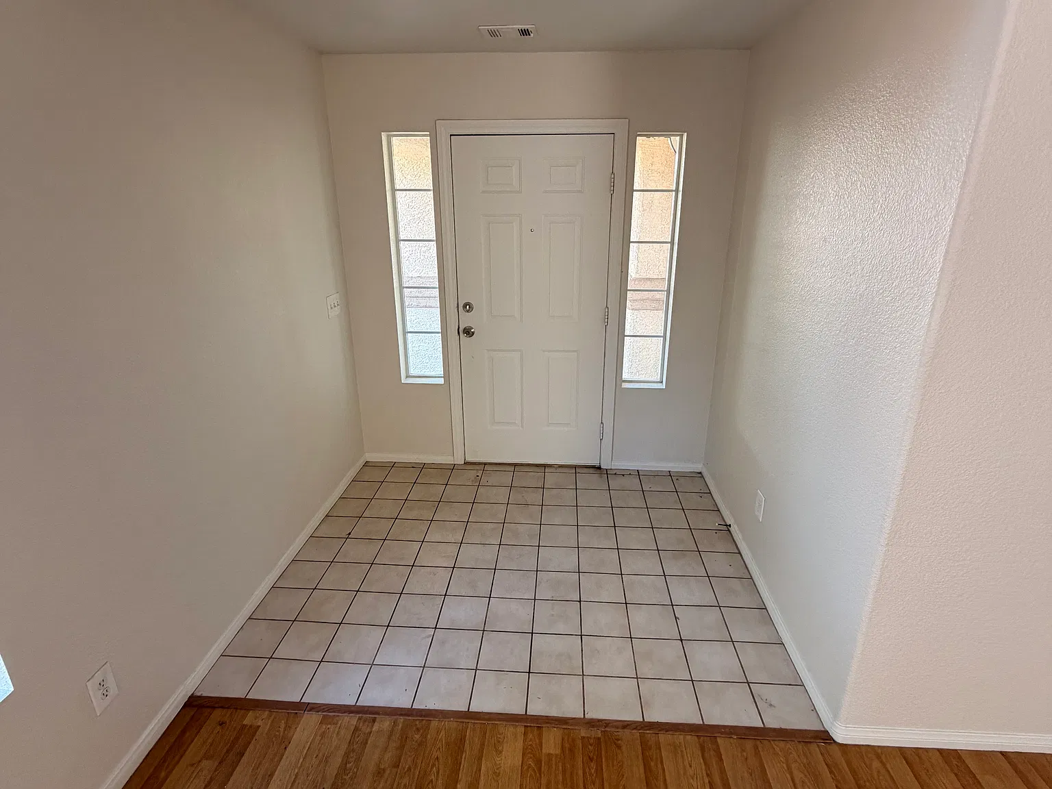 3 bed, 2254 sqft, $2,600 — Photo 1