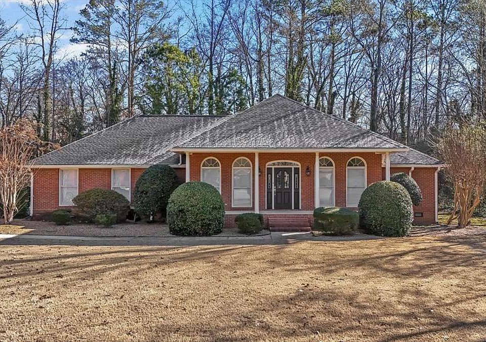 1st image of 227 Rollingwood Cir NW