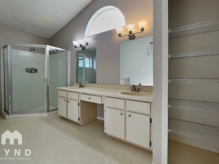 2800 Falling Tree Cir — Photo 11