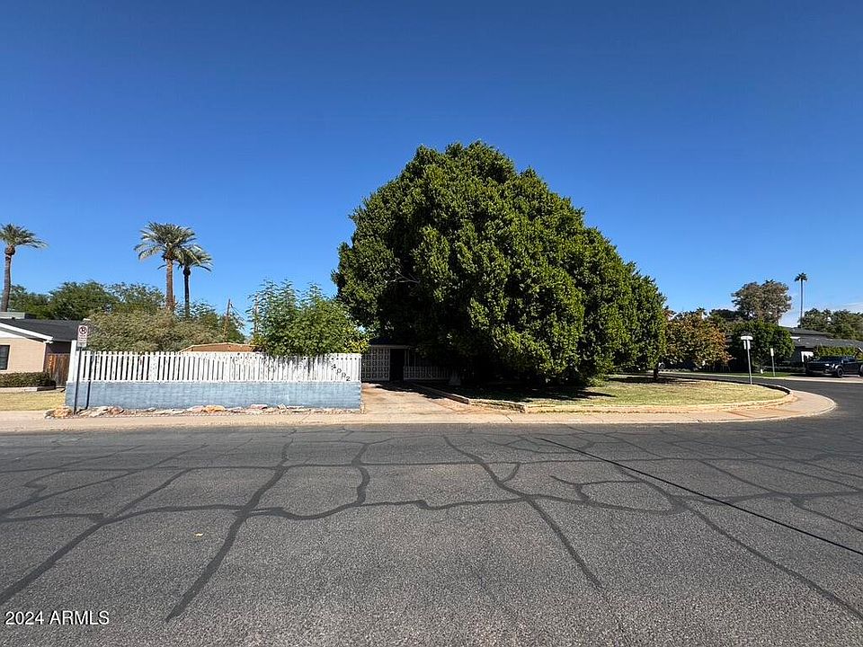 2nd image of 4002 N 44TH Place