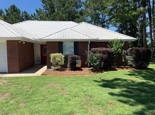 4 Dixie Dr, Hattiesburg, MS 39402