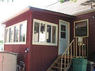 2nd image of 407 Hughes St