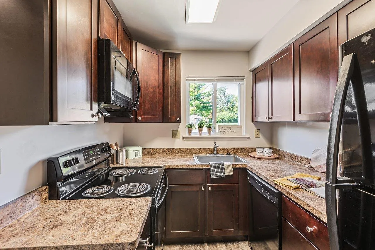 Penbrooke Meadows Apartment Homes — Photo 1