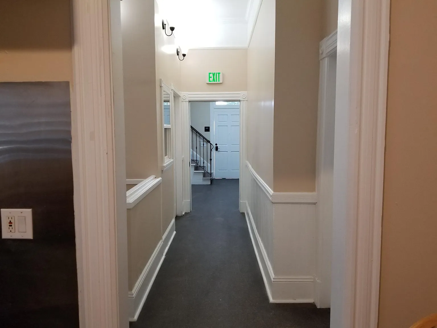 561 S 9th St — Photo 3
