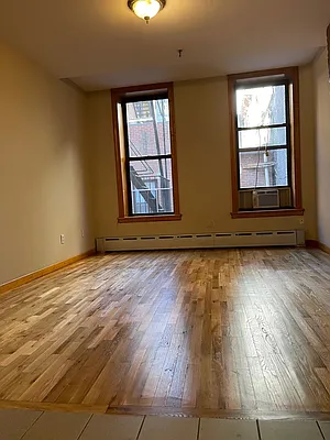 Rented by Peter Meskouris LREB | media 10