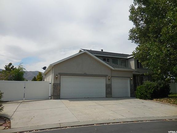 2nd image of 403 E Cattail Ct