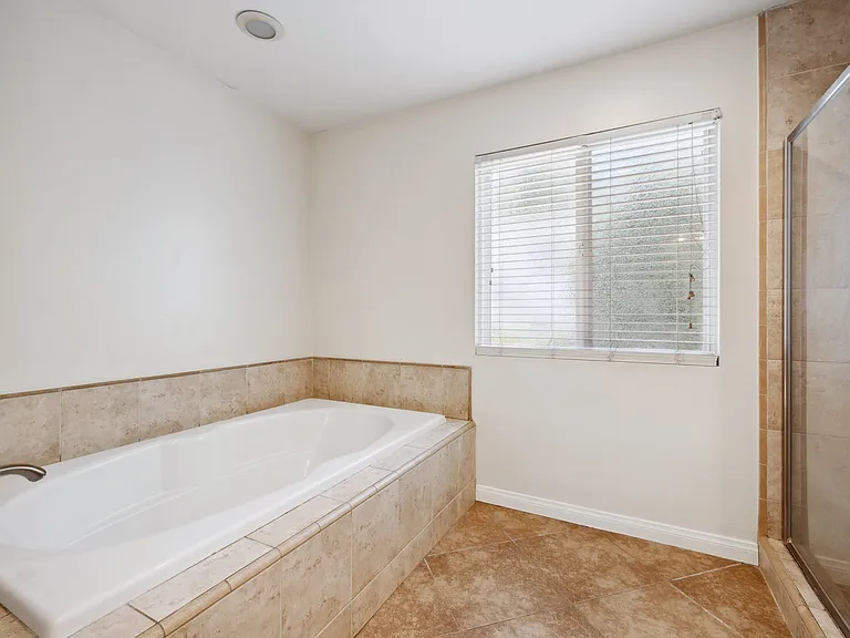 526 Houston Dr — Photo 19