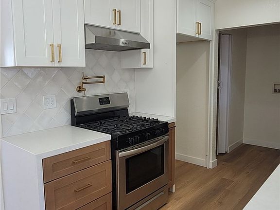 4th image of 720 W 137th St