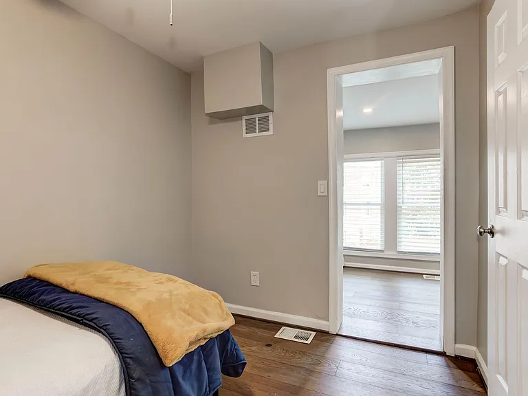 1169 Summit St NE — Photo 44