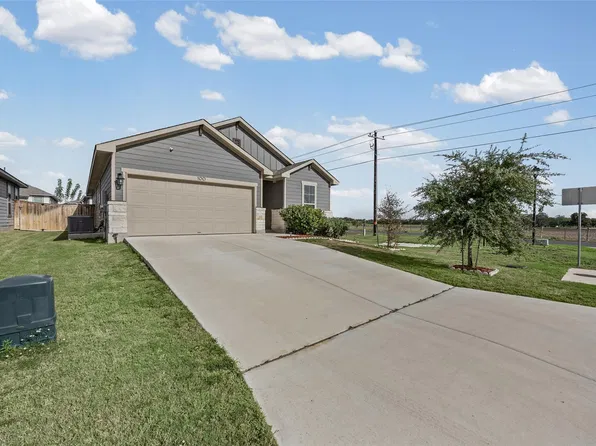 100 Eagles Dare Ln, Jarrell, TX 76537