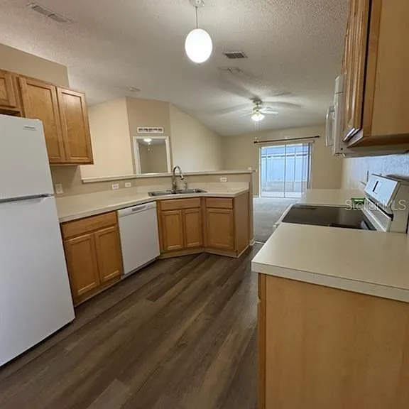 11706 Nimbus Ln — Photo 3