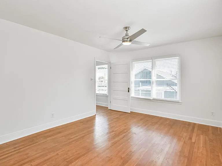 4518 Avenue P — Photo 18