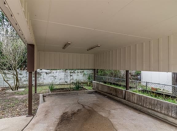 4th image of 1235 Crestwood Dr
