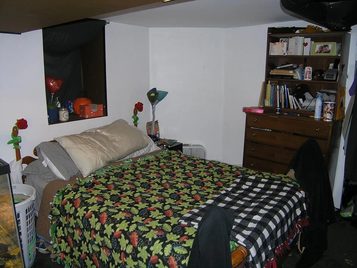 3 bed, 675 sqft, $1,200 — Photo 2