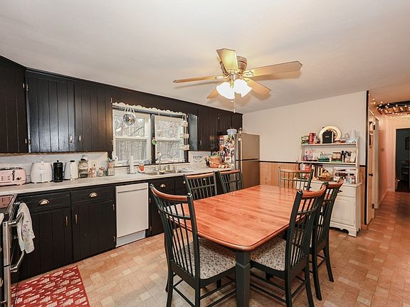2nd image of 26 Valleyview Rd