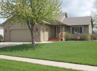 3432 S Goldenrod Ln, Sioux Falls, SD 57110