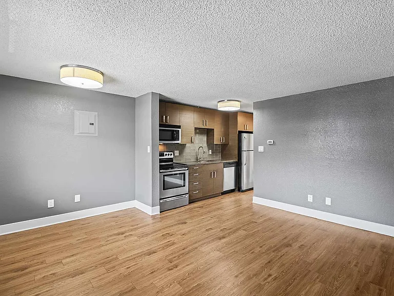 Pearl Apartments — Photo 27