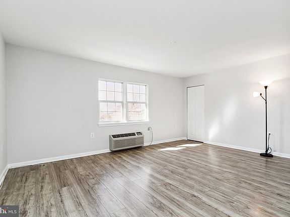 4th image of 314 E Furman Dr