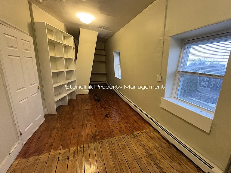124-126 Vinton St — Photo 9