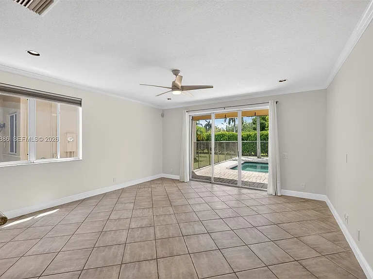 1115 Camellia Cir — Photo 7