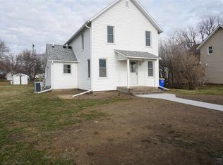 302 W Linn St, Lone Tree, IA 52755