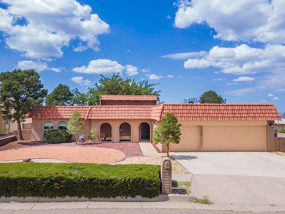 1st image of 4925 Camino De Monte NE