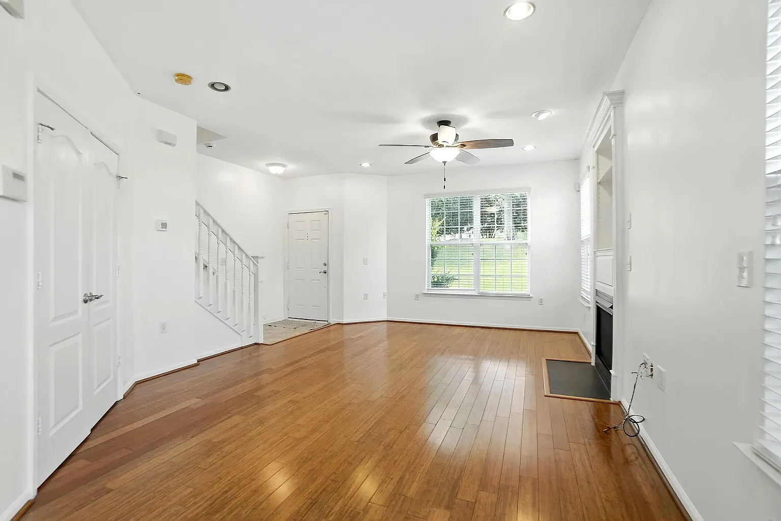 1000 Farrcroft Way — Photo 4