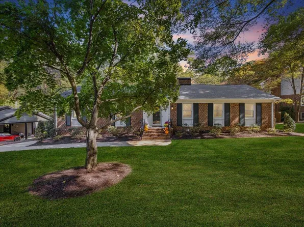 6712 Valley Lake Dr, Raleigh, NC 27612