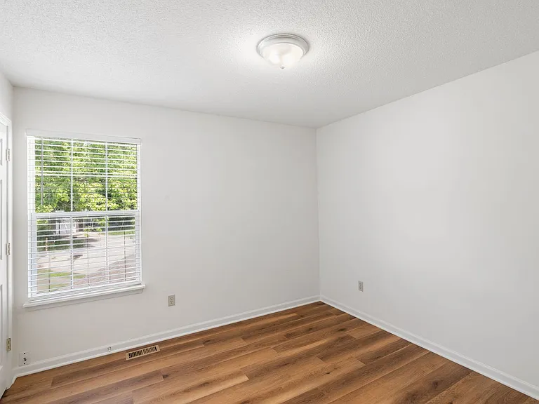 4410-4412 Cheryl Ct. — Photo 30